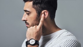 bluetooth-finger-activated-call-transmitter